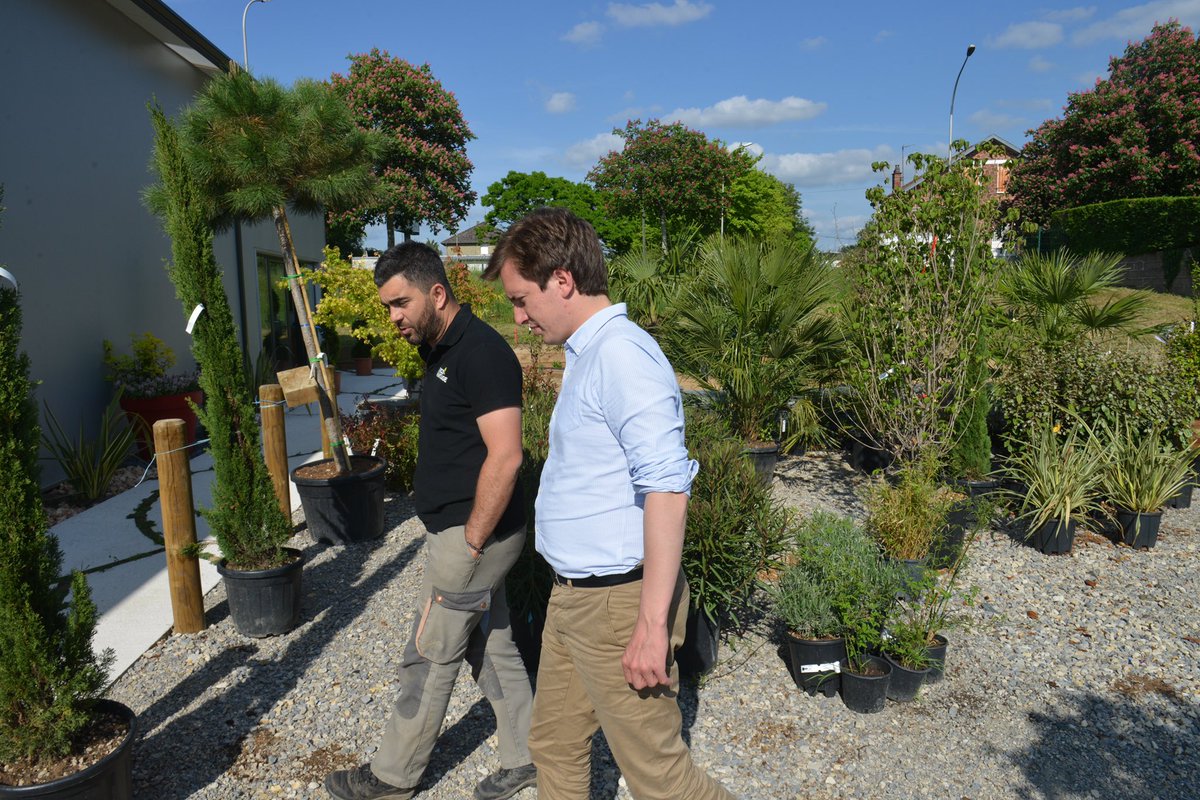 NBrousse19's tweet photo. Comme l’entreprise DécoPaysage, le secteur de l’aménagement des espaces verts est en pleine croissance. Portés par la reprise du bâtiment et l’intérêt croissant des particulières, les métiers du jardin ont le vent en poupe. Merci David pour l’accueil ! https://t.co/5ko9TyC0XJ