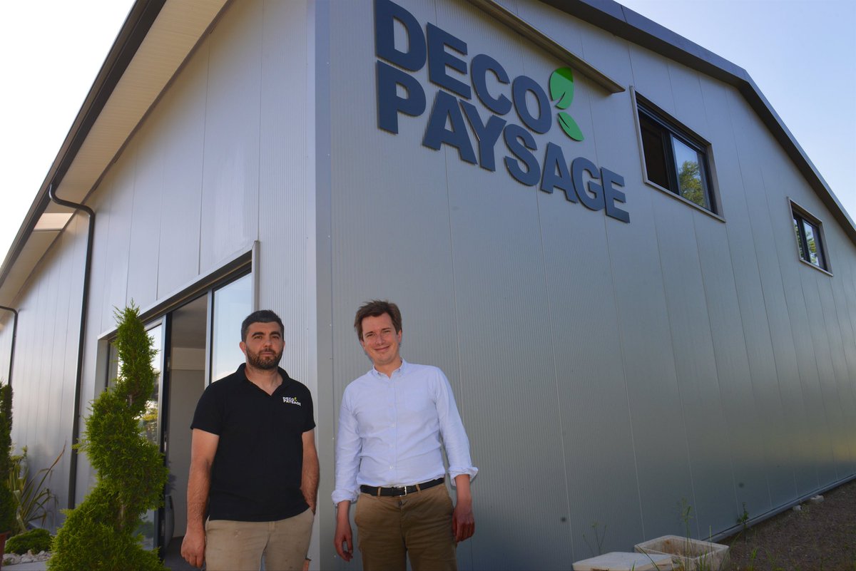 NBrousse19's tweet photo. Nos entrepreneurs du paysage ont du talent ! Et en Corrèze tout particulièrement. J’étais en fin de journée chez Décopaysage19  aux côtés de David Pereira, son gérant. L’entreprise vient d’installer ses nouveaux locaux à Brive. https://t.co/ay1W3zfJ8l