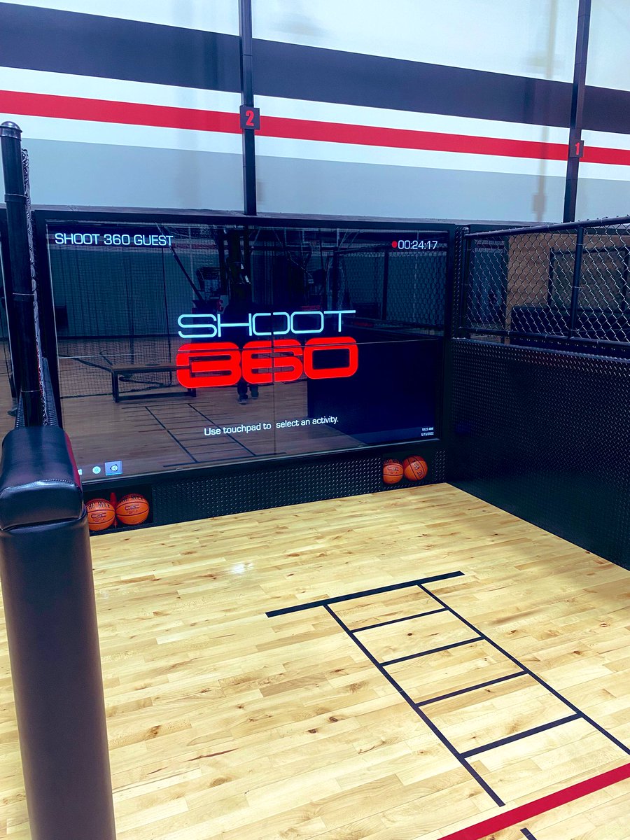 Ty_eady21's tweet photo. Big shoutout to @Shoot360Fargo and @BlaineCook23 for showing me around the facility today! Next level technology ran by even better people! If you’re in Fargo make sure to check them out! https://t.co/DpBi6dXq7b