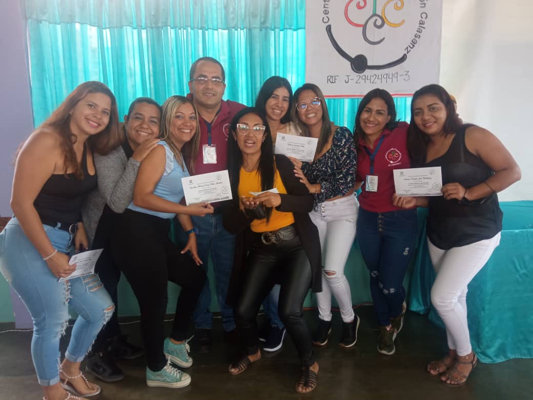 CalasanzCfc's tweet photo. ¡Merito a nuestros Docentes! «CERTIFICACION» https://t.co/cAwW2B1a4E ¡Merito a nuestros Docentes! «CERTIFICACION»
Docentes de Unidades EducativasAlianza 
@SUPERATEC
 
@CFC
 Calasanz

¡Cuando aprendes, enseña. Cuando recibes, da!

(Maya Angelou)
#SUPERATEC #Calasanz #Docentes https://t.co/a8xitkojqZ