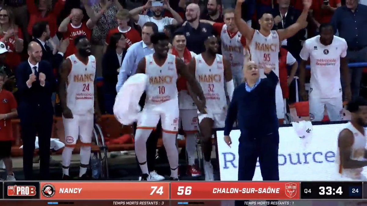 BurguetBenoist's tweet photo. Bravo @SLUCbasketNancy pour cette montée en #BetclicELITE et à mon ami coach Sylvain 👍 https://t.co/i4yoU500Un