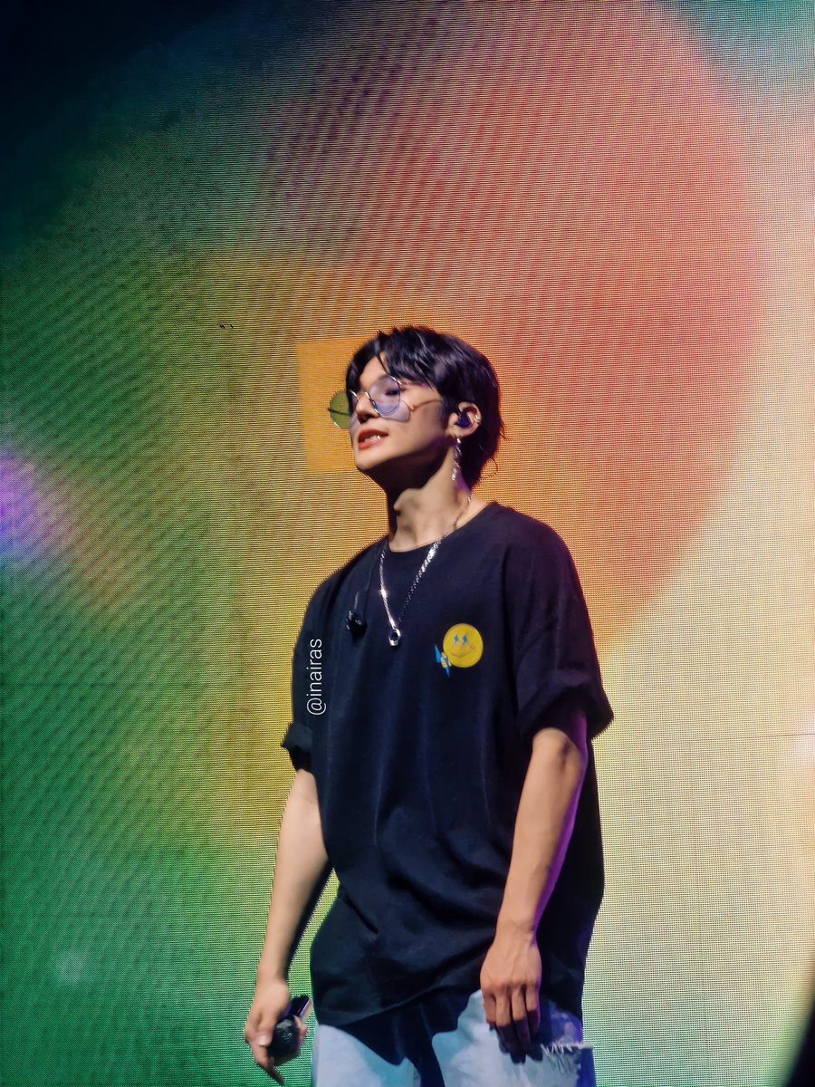 Inairas's tweet photo. Soft 🦋 soft hot #ATEEZinBerlin #ATEEZ #WOOYOUNG #ATEEZinBerlin_D1 #ATEEZWORLDTOUR2022 https://t.co/8nXyc095vu