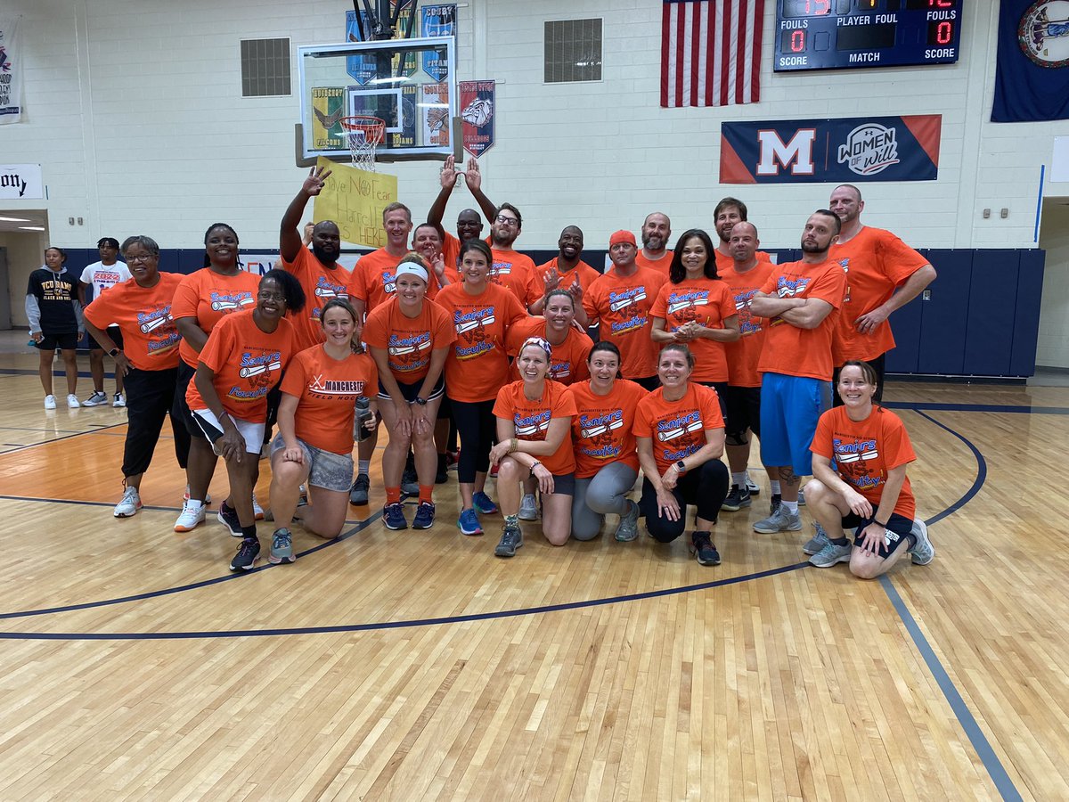 MrsKBaldwin's tweet photo. Faculty👨🏻‍🏫 vs. Senior👩🏻‍🎓 basketball game 🏀⛹🏽‍♂️ #wearethechampions #lancernation #L4L #oneccps https://t.co/NbTLtG2edm