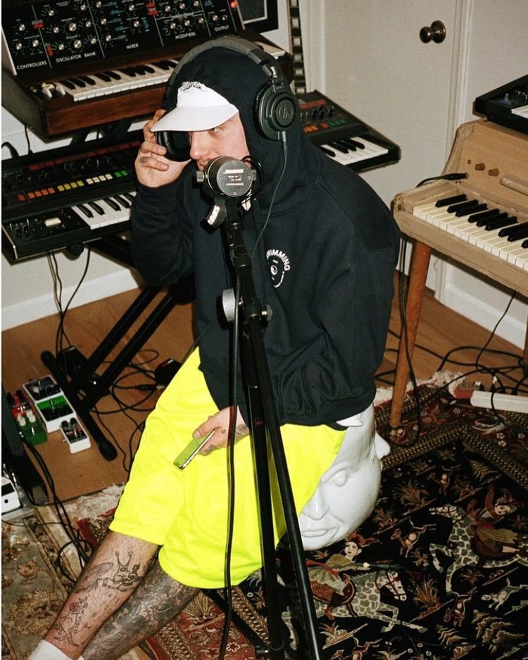 malcompicsdaily's tweet photo. mac in the studio https://t.co/jvGB9srS6i