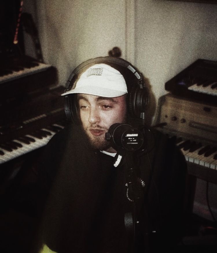 malcompicsdaily's tweet photo. mac in the studio https://t.co/jvGB9srS6i