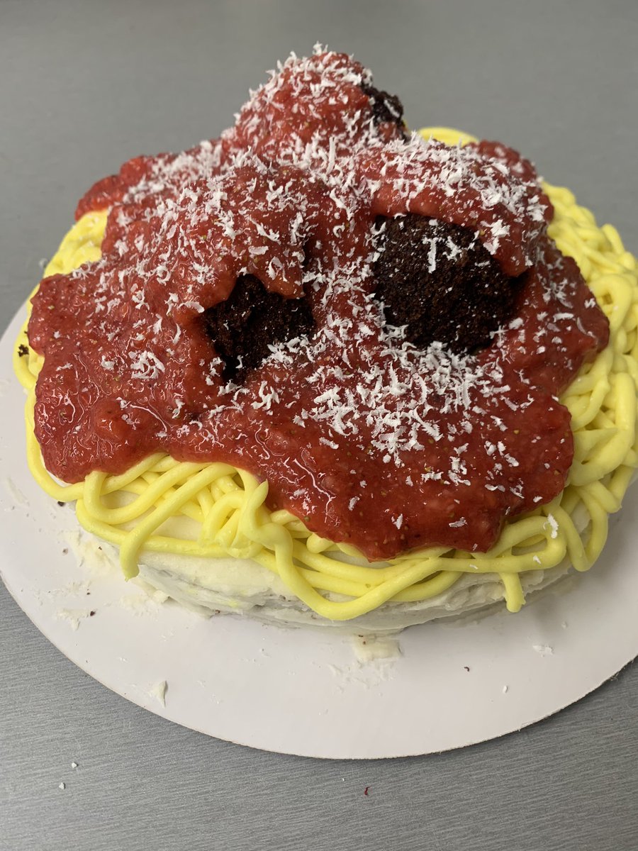 EaglesCulinary's tweet photo. Piece of Cake Final! https://t.co/FGj1g2whLG
