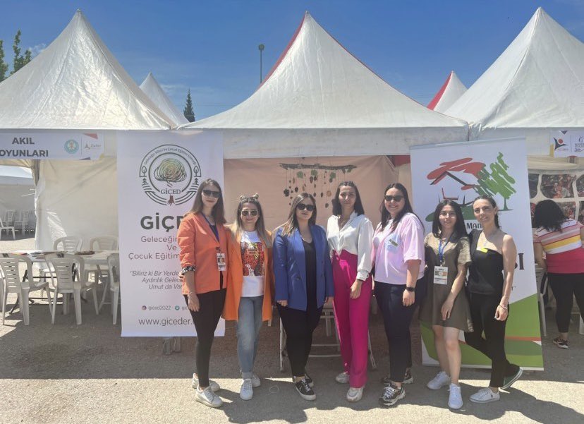 giced2022's tweet photo. GİÇED Yönetim Kurulu ve üyelerimizle sahada yer almaktayız🧩
Konum: Manisa Kent Park📍
@bilimsenligi45 @Tubitak https://t.co/2fa7B8yAf0