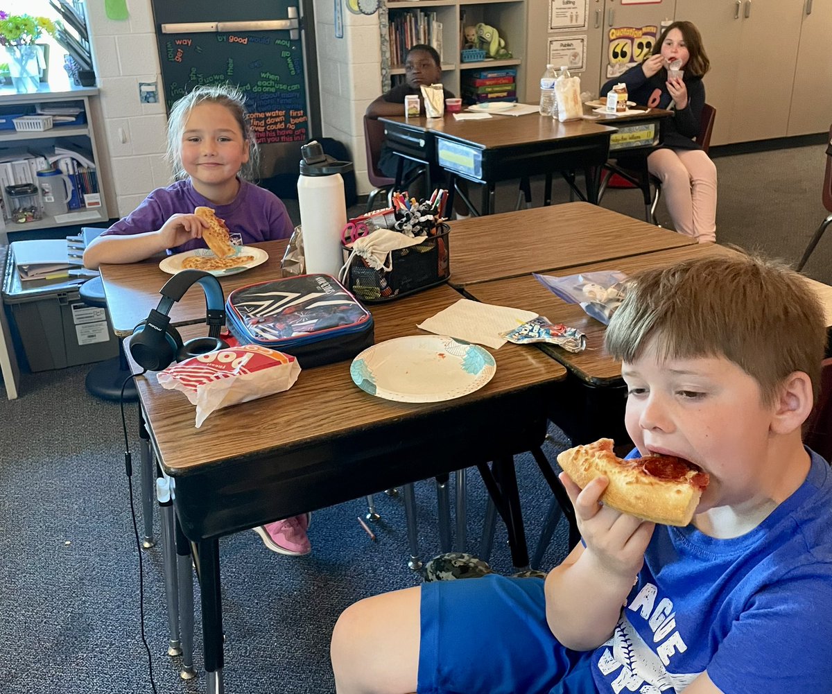 Thank you Salem PTO for the yummy pizza lunch, and thank you to everyone that donated to the Bunny Hop. <a href="/SLCSSalem/">Salem Elementary</a>