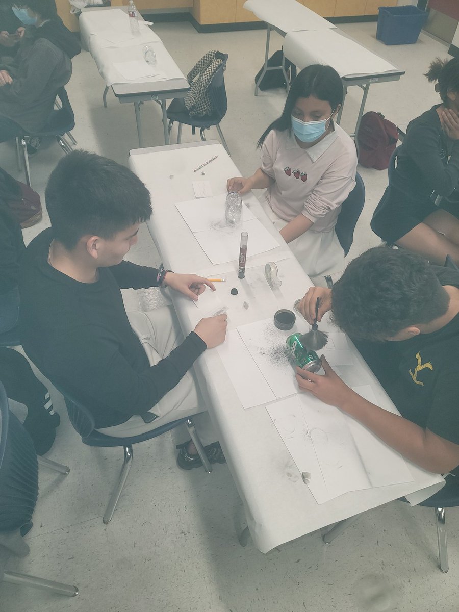 MrLozano_EDHS's tweet photo. Aztec students in 7th period Law Enforcement class learning how to process evidence and lift finger prints. These Aztecs are the future in law enforcement. #OneEmpire #EDAztecs_HS https://t.co/DeICxoLnFE