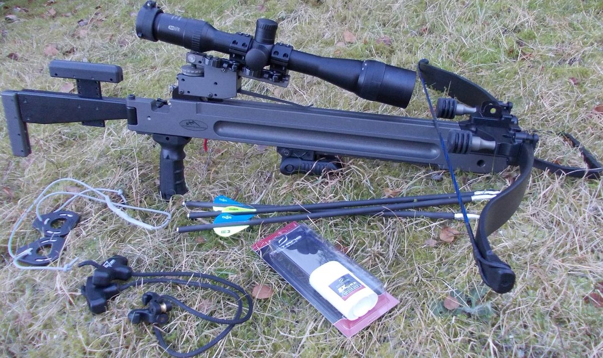 NuclearBunkers's tweet photo. Extremely useful weapon. It always stealthy. This is tested on a 300m range with calm weather. It penetrates through a car door at close proximity. #Weapons #Crossbow #Bunker #Sweden #CustomHandmade https://t.co/Zp5VFMX9RR