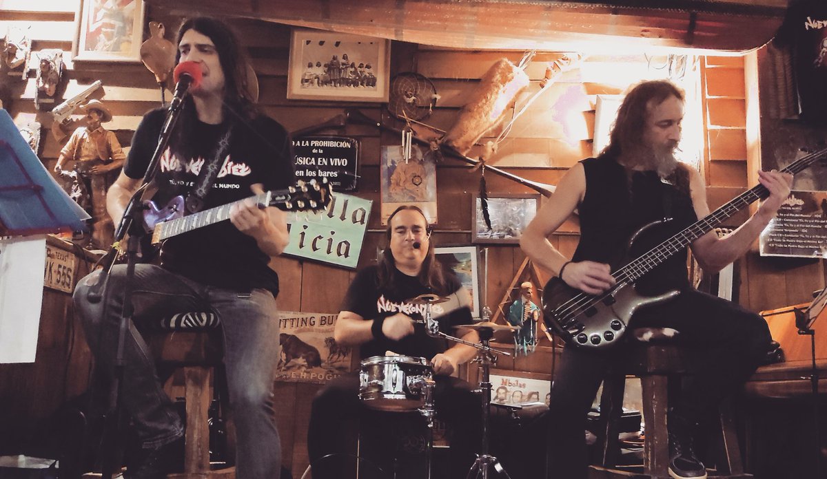 NueveConDiez's tweet photo. Electroacústico en el #indiancafe de #Xixón 😎 https://t.co/DpP27gJWKs