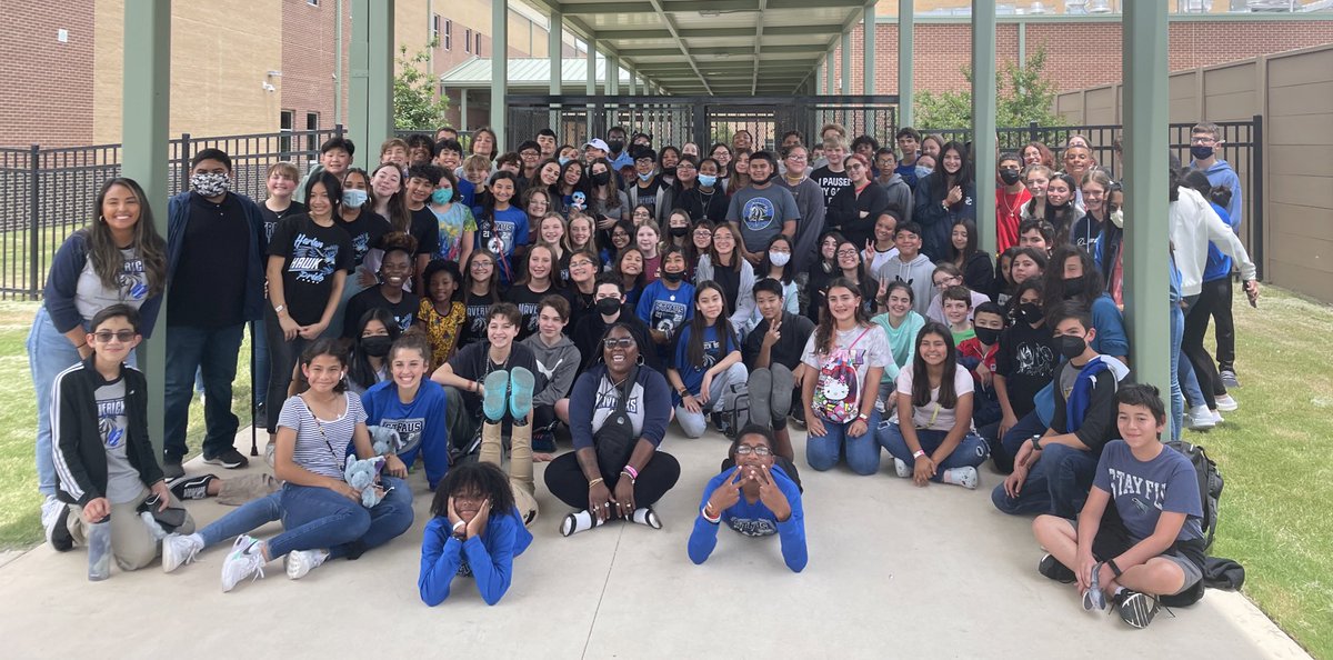 TheQueen_MsB's tweet photo. As I always say, “Work hard, then play even harder”. It is safe to say that my NJHS scholars enjoyed their time at Main Event. There was plenty laughter, competition, and knee shaking fun *insider #StrausNJHS #TheStrausWay @NISDStraus https://t.co/D1JkD7avTY