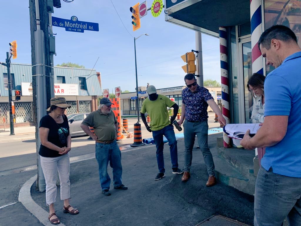 MathieuFleury's tweet photo. Stakeholder walkabout (update and feedback) from #MTLrd revitilization construction progress.
Major advancement for most of the area between Vanier Parkway and Lafontaine.
A busy construction summer ahead but we look forward to fall completion 🙏 https://t.co/T3Q6UNdgXe