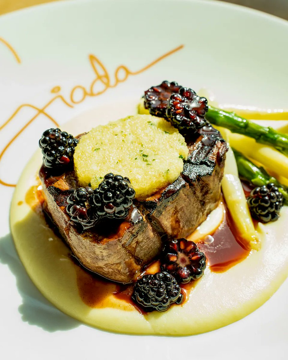 GiadaVegas's tweet photo. How we do a filet at #GiadaVegas: Parmesan potato puree, asparagus, and a rich blackberry-port reduction. Hello! #feasttheempire @cromwellvegas https://t.co/WATwASGS96