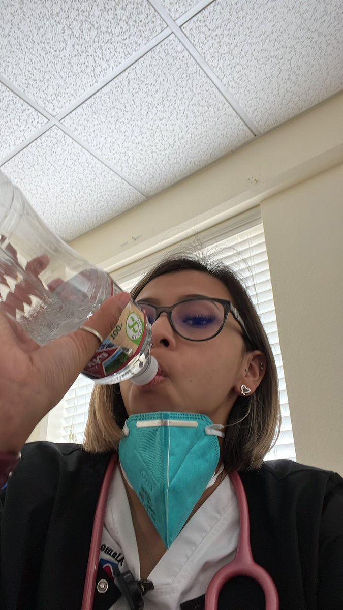 xostepph's tweet photo. hi. im done with my first semester of nursing school 📚🤓✨ https://t.co/wOse0Ru6Yt
