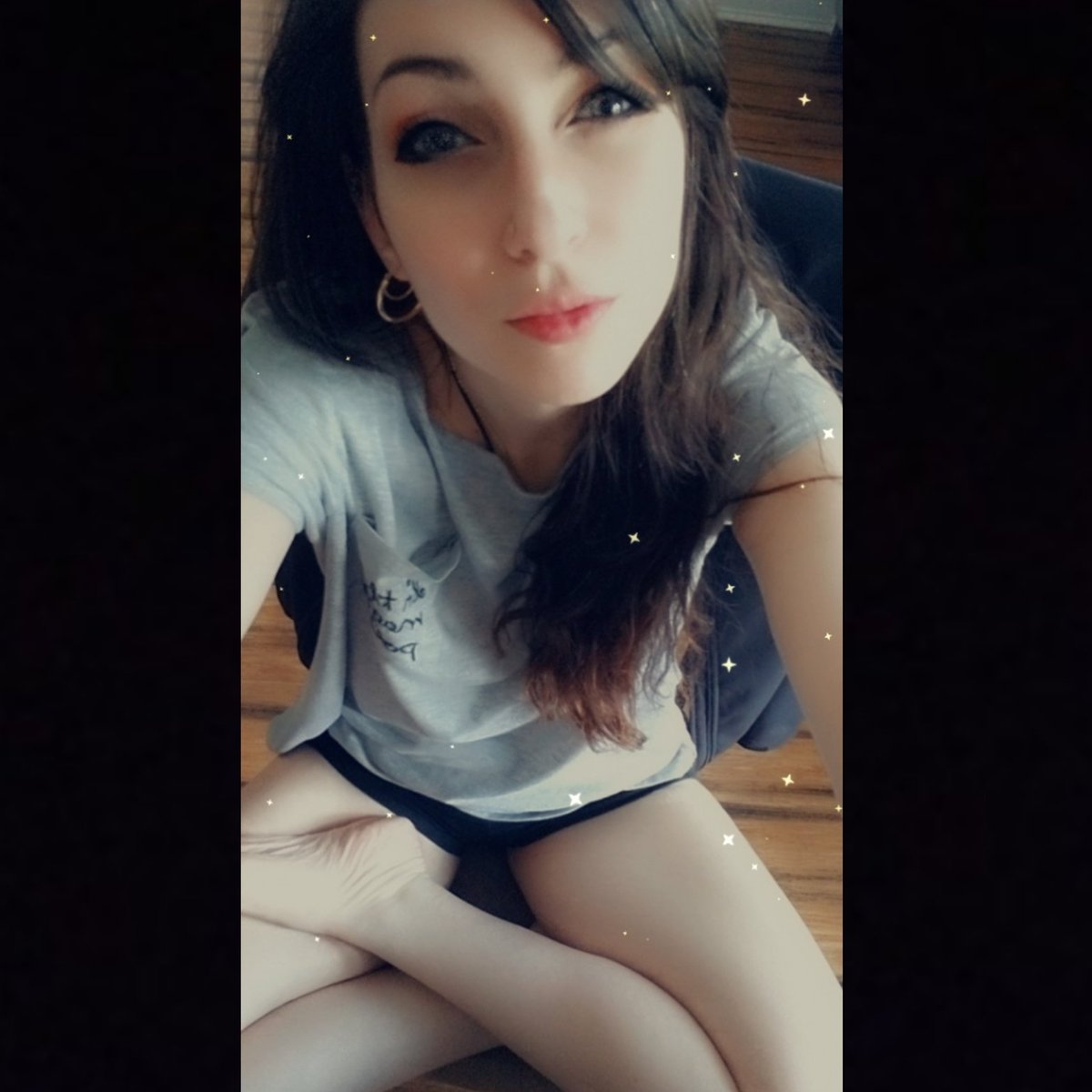 pidgeonex's tweet photo. The face your dog makes when you have food 🥺👉🏼👈🏼    hi twitter!  sometimes i rememeber to use social media  #nerdgirl #twitchstreamer #artstreamer #gamergirl https://t.co/5Tu7tr3TAd