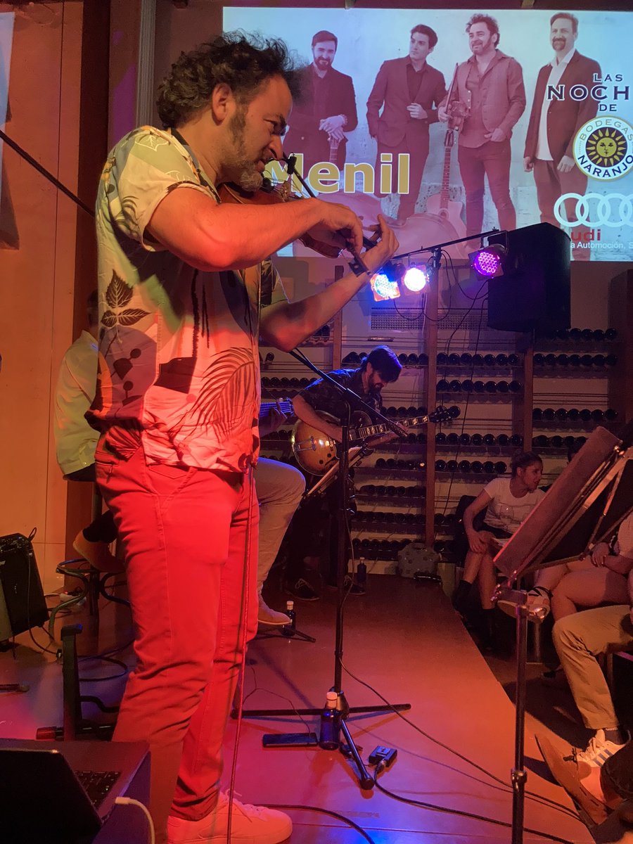 MANAJAZZMENT's tweet photo. #LasNochesDeBodegasNaranjo #Menil @raulviolin @gerardorramos @guitar_javi Después de dos años de espera, volvemos. Mejor estreno imposible. No hemos hecho mucha publicidad porque nos quedamos sin entradas en una semana. Gracias. https://t.co/cYwz4oLGpo