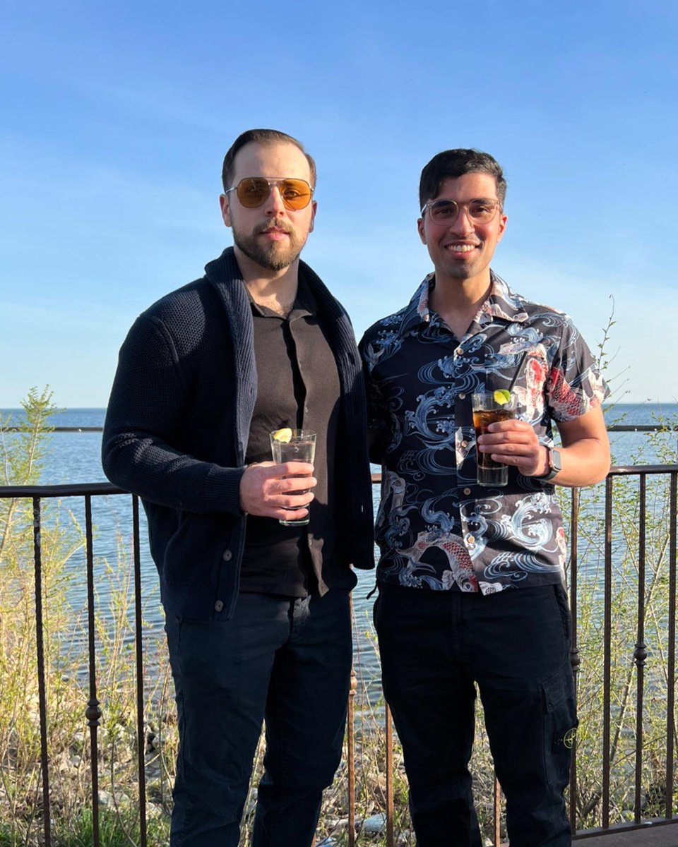 LapseProduction's tweet photo. Last night the Lapse team attended  AMA Toronto's Canada Marketing Hall of Legends 2022 Gala. As a key partner this year, Lapse got together with other marketers to celebrate some of the best marketing talent that Canada has to offer. Congratulations to the 2022 inductees! https://t.co/labON81wjv