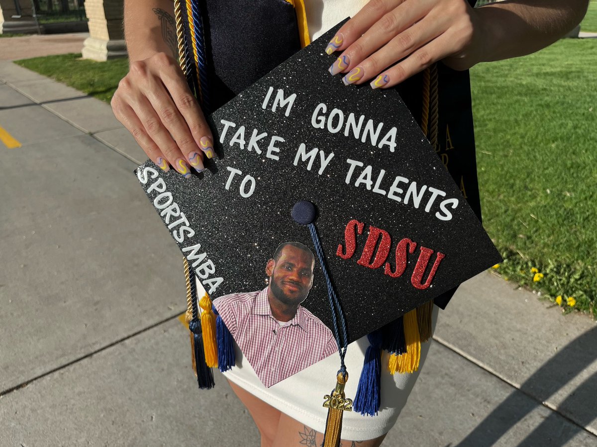 KayleeDeutsch13's tweet photo. Last week I finished with my time at UNC getting a BS in Recreation, Tourism, & Hospitality and a minor in Psychology. This August I will start at San Diego State in pursuit of a Sports MBA! So grateful for the opportunities I’ve had and excited for those to come! #UNCBearGrad https://t.co/ALoueVsQGY