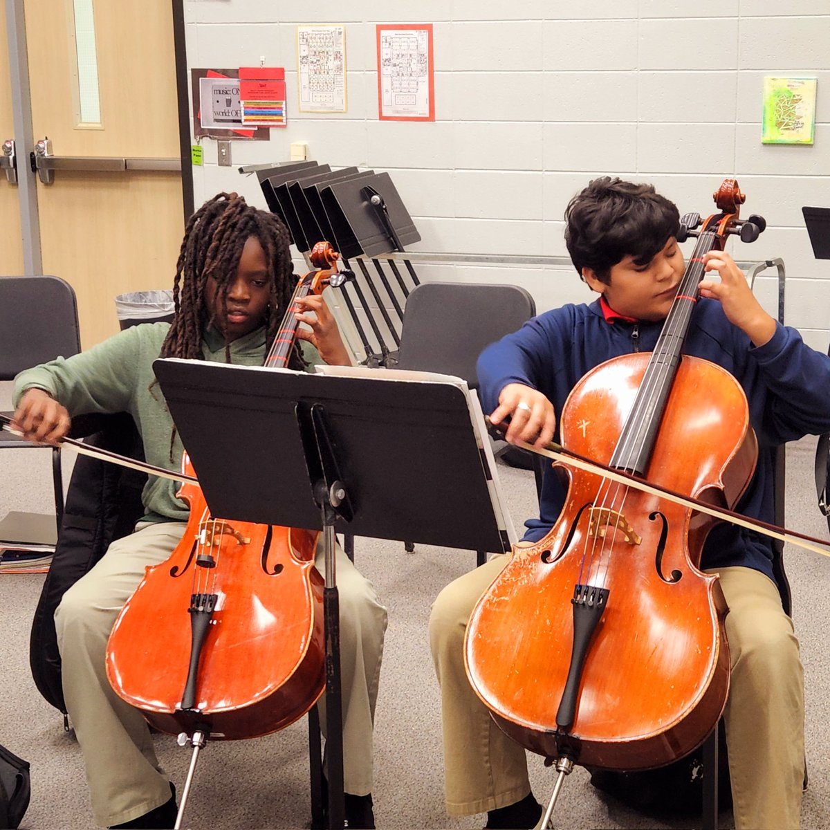 MIS_Strings's tweet photo. So many incredible things happening with these beginners. Our final rehearsal was definitely one to remember with our cup game! #TogetherAsOne #AliefFineArts #AliefArtsMatter #MillerMAVS https://t.co/qI87HjVMXC
