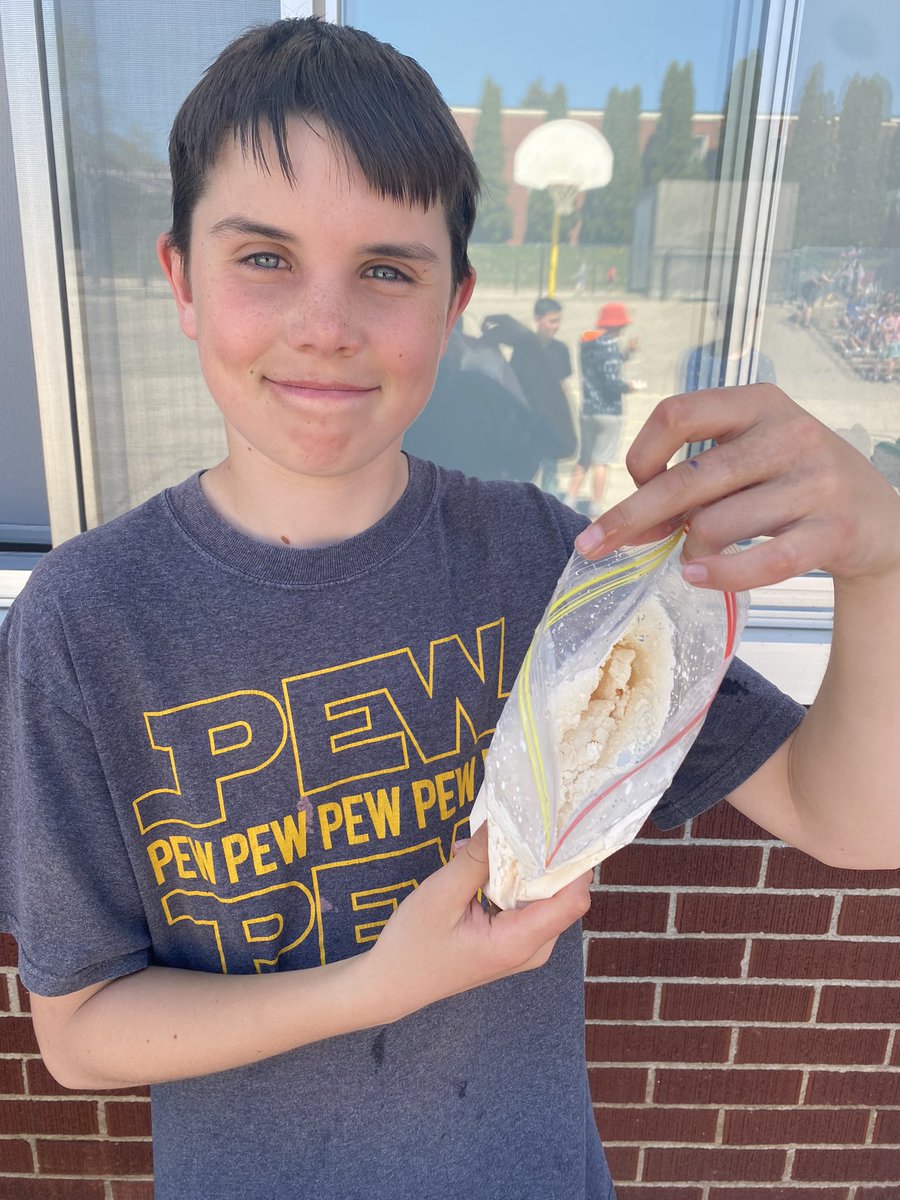 Wrapping up our Pure Substances and Mixtures unit by making our own ice cream! Creating a homogeneous mixture and witnessing changing states of matter, what a “treat!” ☀️🍨🤗@holyrosaryhoyas <a href="/WellingtonCath/">Wellington Catholic DSB</a> #ExperientialLearning
