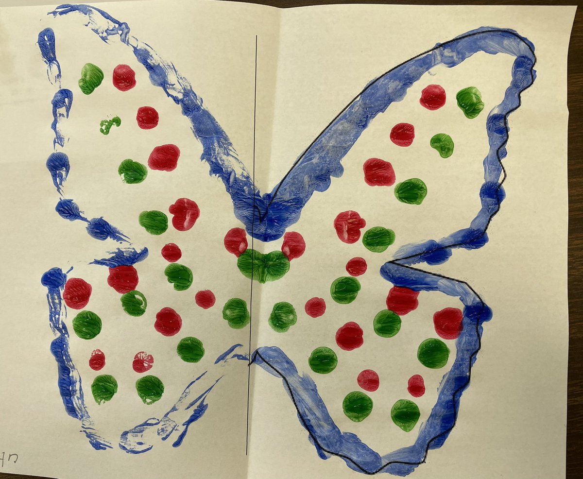 MrsRussoFRSD's tweet photo. We’ve been having so much fun reading and learning about butterflies - today for Fun Friday we learned what “symmetry” means and how to make a symmetrical butterfly! @CopperHillES https://t.co/Nj0Sx1TDbl