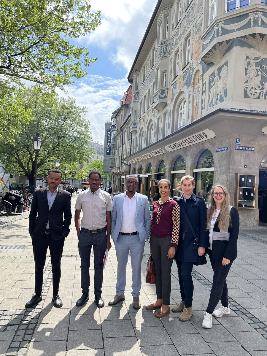 jukahl's tweet photo. An honor welcoming the leadership of @JimmaUniv with https://t.co/6vGCn2ZrIH @LMU_Uniklinikum @LMU_Muenchen at the @responsivefash Institute.@BayStMWi @ethioingermany @mfaethiopia @Prof_TGSchulze https://t.co/kvFsbUDrWF