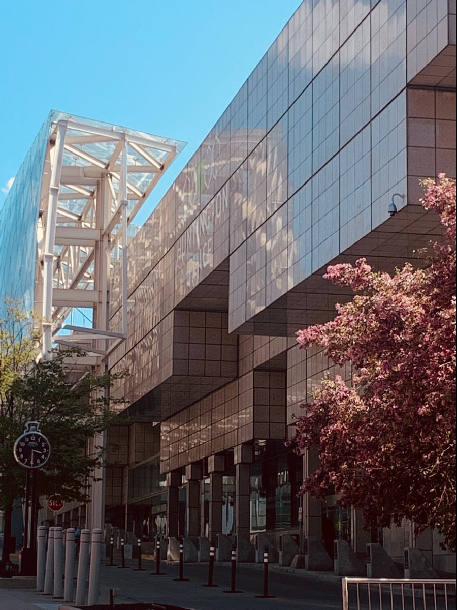 RoslerUsa's tweet photo. Huntington Place looks serene on the outside. The inside is a different story! We are among the many exhibitors setting up for @RAPID_Event. Be sure to visit us next week Tuesday-Thursday. https://t.co/wvY64xvSDY #RAPIDevent #AMSolutions #surfacefinishing #additivemanufacturing https://t.co/SisiJkg0Jc