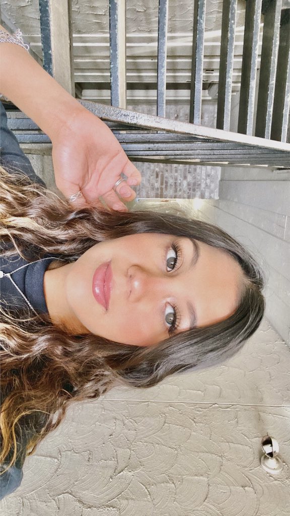 riannajenee's tweet photo. sure thing https://t.co/hqZKvC9Gs7