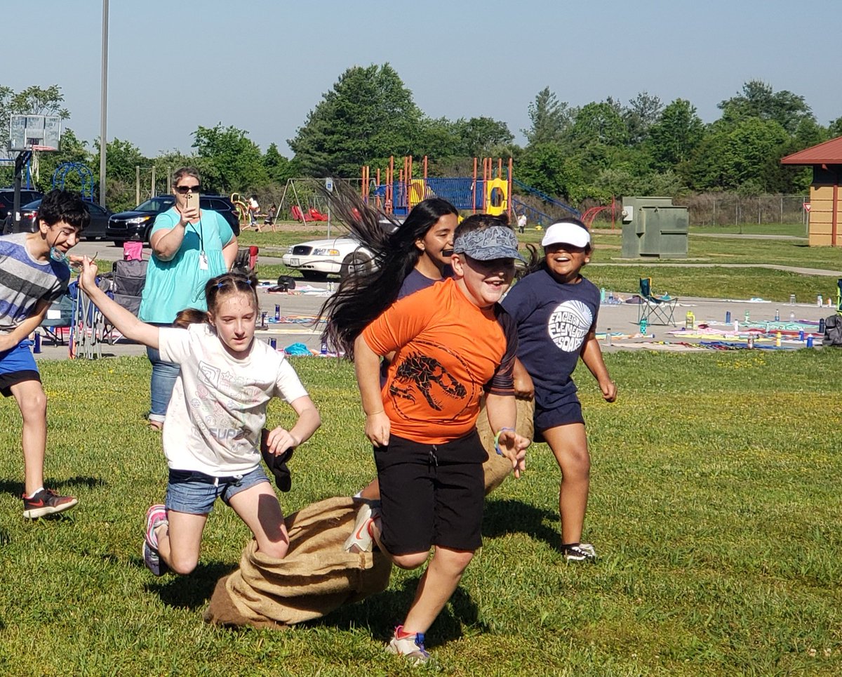 4thGradeEES's tweet photo. It was a hot and very competitive day on the fields today, and they loved every minute of it! #eessoars https://t.co/oMk0hSubnm