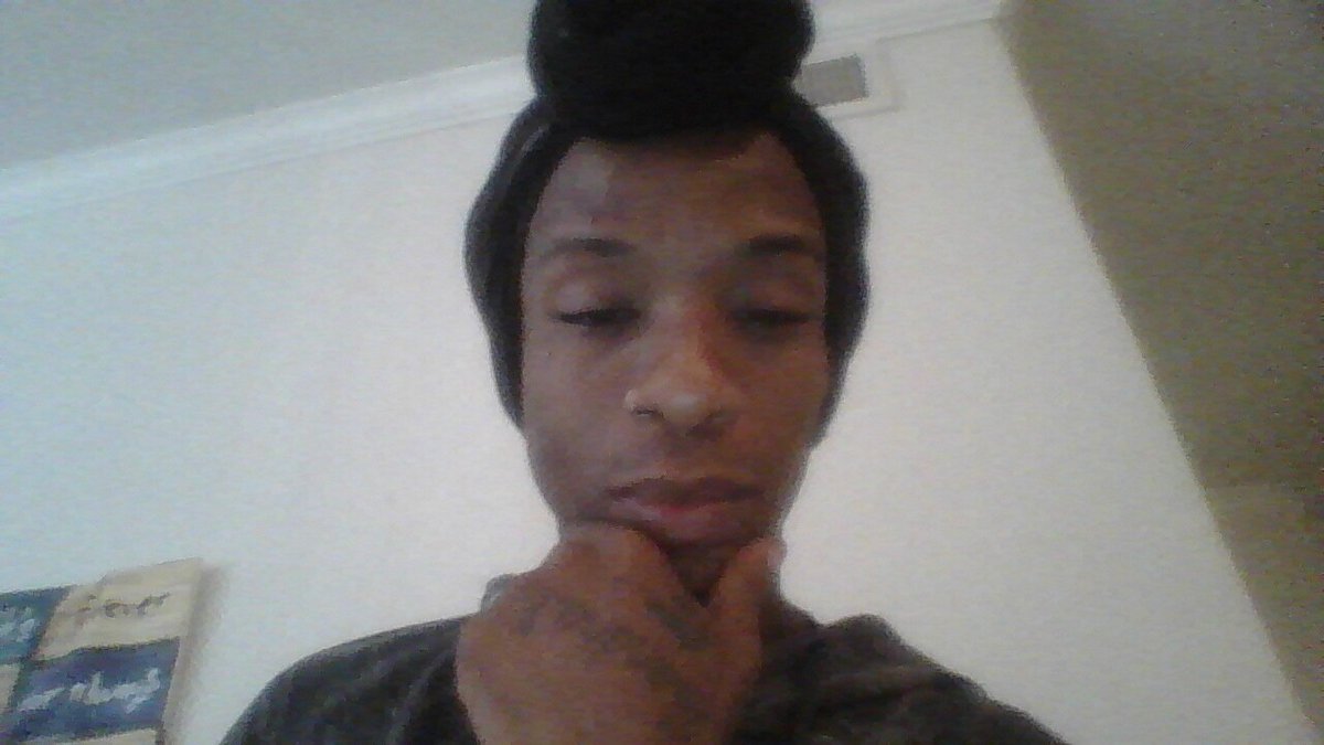 TaishyaK's tweet photo. LOOKING A MESS TODAY BUT NEVER JUDGE A BOOK BY ITS COVER 
SIMPLY SIMPLICITY 

TAISHYA R KING    AKA   DRT>>>> https://t.co/83o6AEovSx