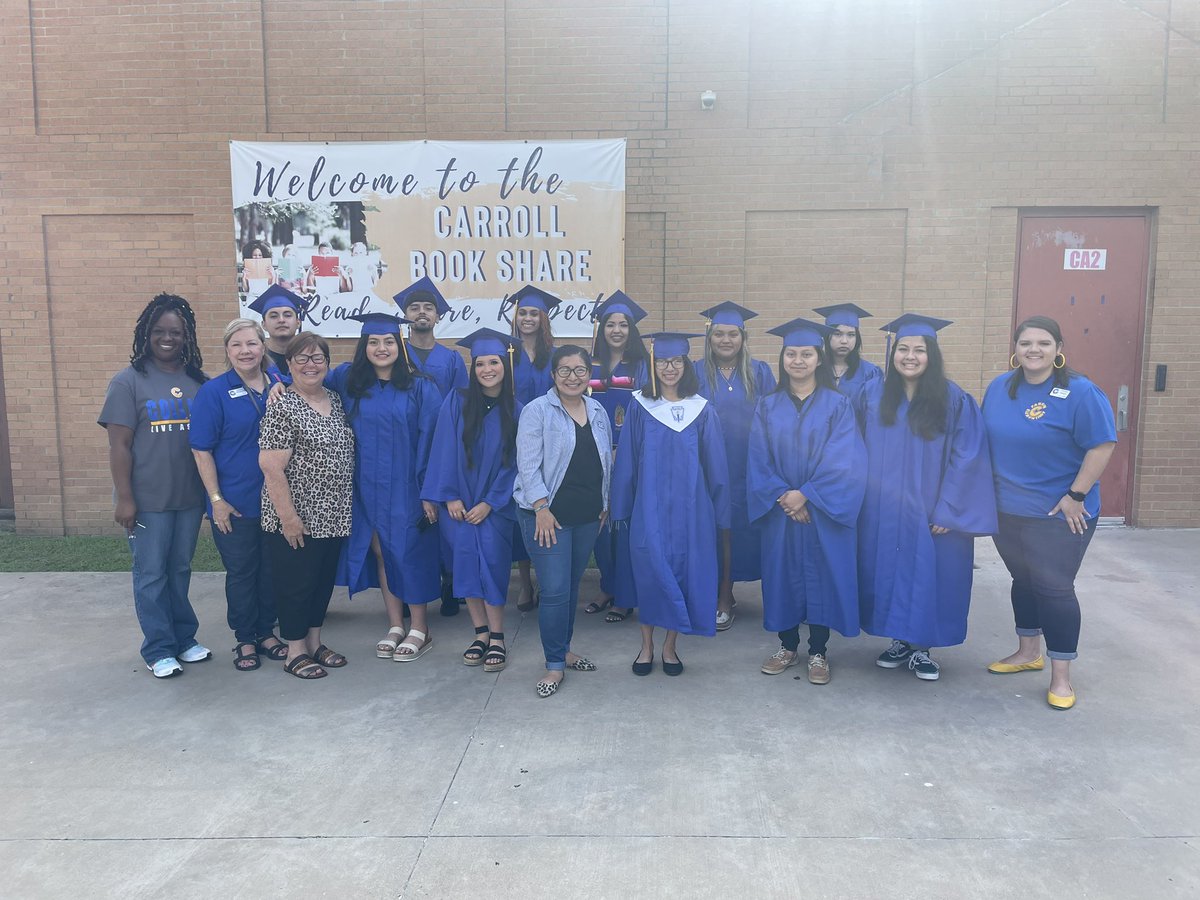 One of my favorite <a href="/CorsicanaISD/">Corsicana ISD</a> senior traditions is when the students come back to walk the hallways one last time of their elementary school! <a href="/CarrollCISD/">Carroll Elementary</a> 💙💛💙