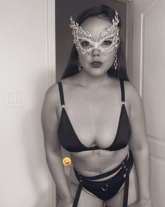 Just posted on my onlyfans the full set of photos so make sure to click the link in my bio babes! Happy<a href="/tag/linkinbio"class="tags"><span>#linkinbio</span></a><a href="/tag/fridaythe13th"class="tags"><span>#fridaythe13th</span></a><a href="/tag/adultwork"class="tags"><span>#adultwork</span></a><a href="/tag/content"class="tags"><span>#content</span></a>