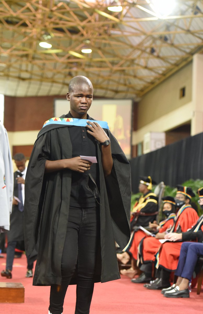 Dumisani who is now pursuing an Honours degree said he was overcome with emotions as he reflected on what he said was a “long and difficult” journey.

He was raised by his maternal grandmother in Bhukhanana, a rural area outside eMpangeni. 

(2/7) #UKZNGrad2022