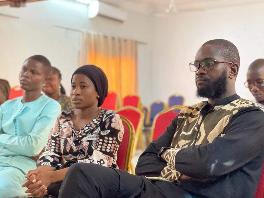 BenbereM's tweet image. Revivez en images le #caféblog de #Benbere. L&apos;objectif était de permettre aux jeunes de comprendre les problèmes liés à l’insuffisance de la présence de l’Etat au Mali. Dans Bamako plus précisément, à travers les expériences des OSC invitées.⤵️

#FaisonsNousEntendre #OuEstMonEtat