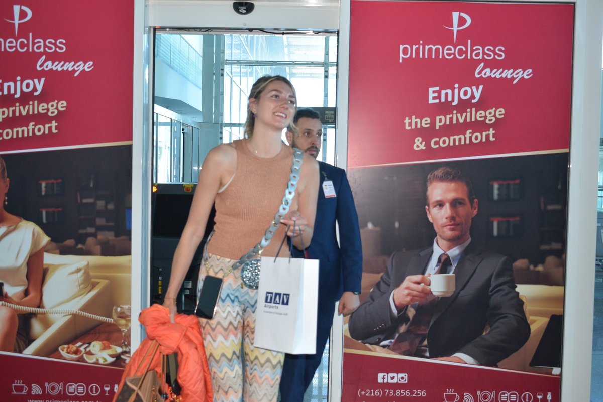 enfidhaairport's tweet photo. Miss Netherlands Finalists 😍 Departure from #aéroportenfidhahammamet✈️ #enfidhahammametairport🛫✈️🛬 they have been warmly received by #tavtunisie and #primeclass lounge staff 😍❤️
#tavtunisie
#visittunisia🇹🇳 https://t.co/ZhDwLeoTeu