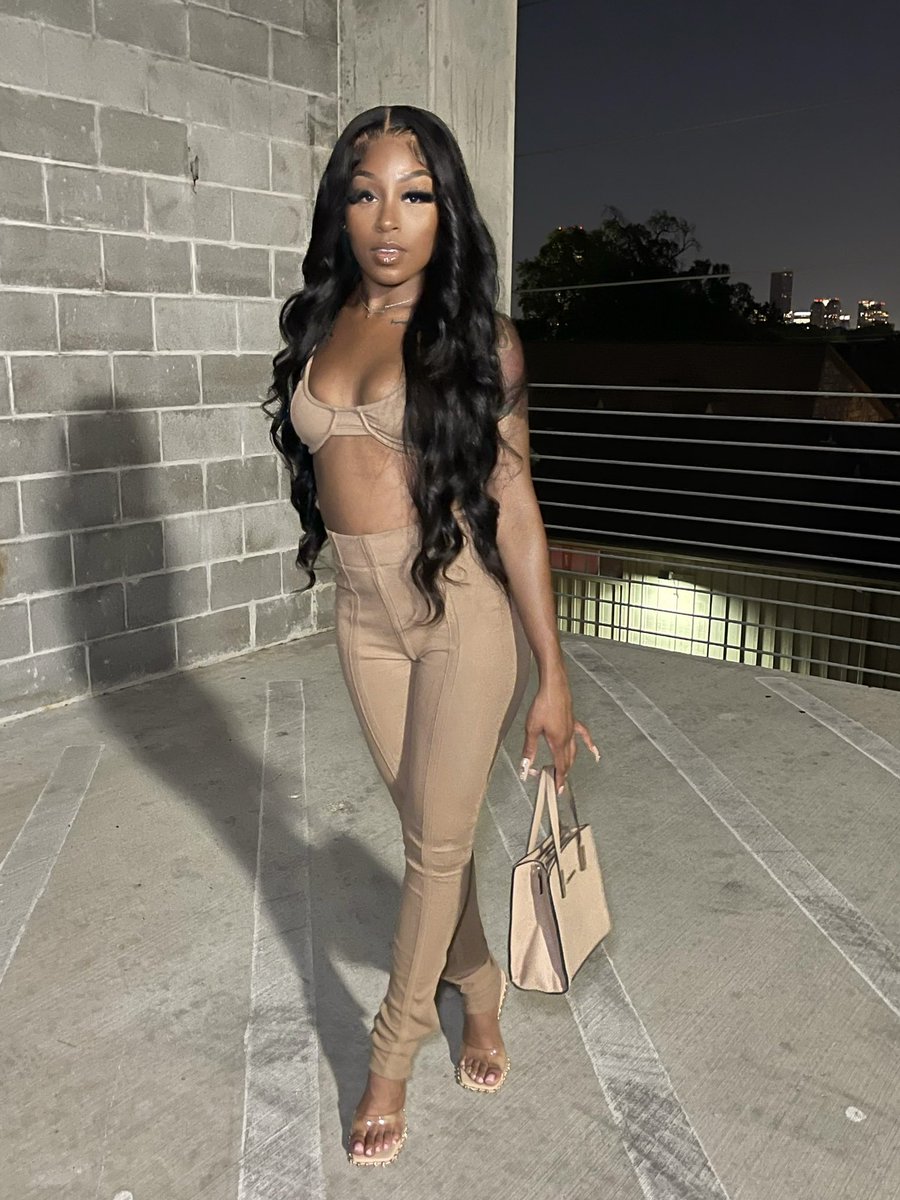jayy_kiss's tweet photo. Sexy mf you the baddest one 😍 https://t.co/K1oDuy105i