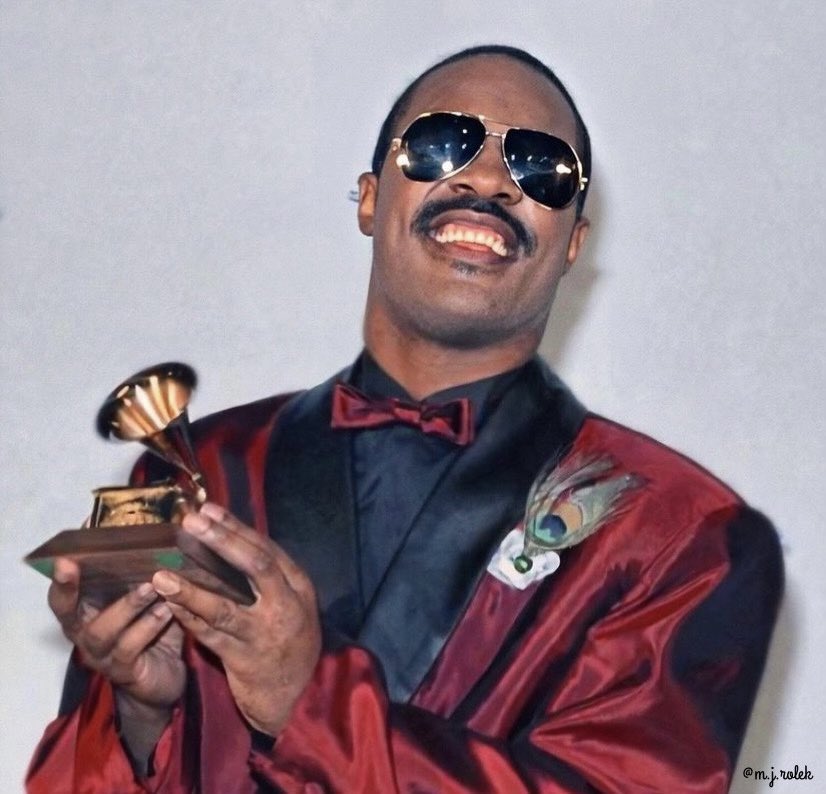 MindfulPosture's tweet photo. Happy Birthday 🎉🎈♥️ Stevie Wonder 5/13/22 Grateful 🙌🏽 to share pic of Jill @therealtor_jill w/ Stevie from (mid eighties) video of "I Just Called To Say I Love You"
🥰 #Iloveyou are the three magic words of healing.
❤️❤️❤️
#StevieWonder #PeterMcWilliams https://t.co/h7flX6K80p