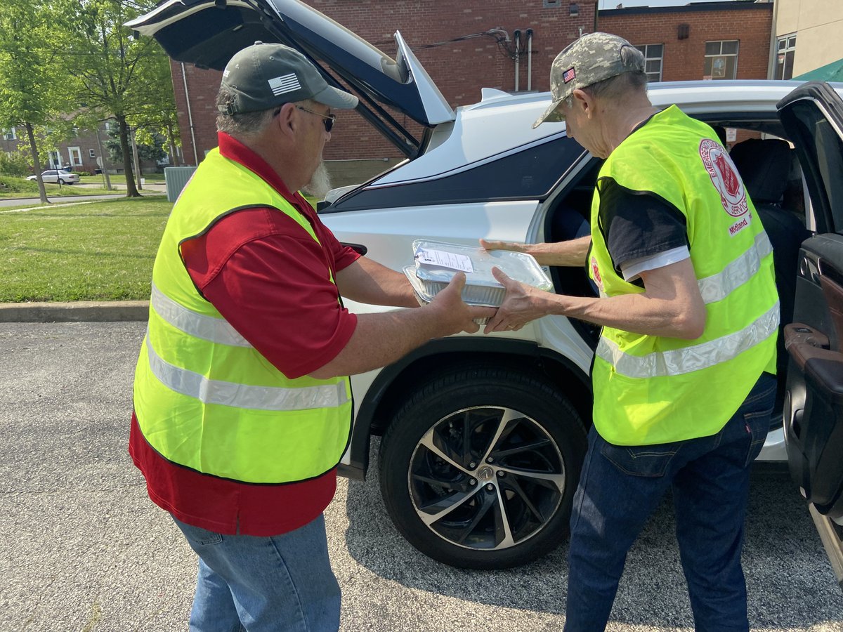 SalArmySTL's tweet photo. Food &amp; goods were provided to 85 veterans &amp; their families today by The Kaufman Fund &amp; The #SalvationArmy St. Louis during the “Food 4 Vets” drive-thru! We give a BIG THANKS to The Kaufman Fund for their donation they presented to us today.

Next #Food4Vets giveaway is 7/29! https://t.co/qM6FkEBino