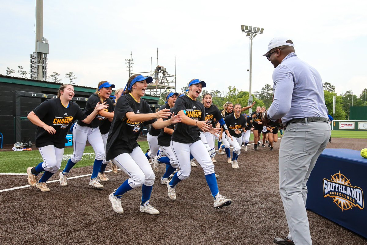 McNeeseSoftball's tweet photo. These boots are made for 𝐖𝐈𝐍𝐍𝐈𝐍𝐆‼️

#GeauxPokes | #YTGDOYTRYM https://t.co/FzO9dvfbWZ