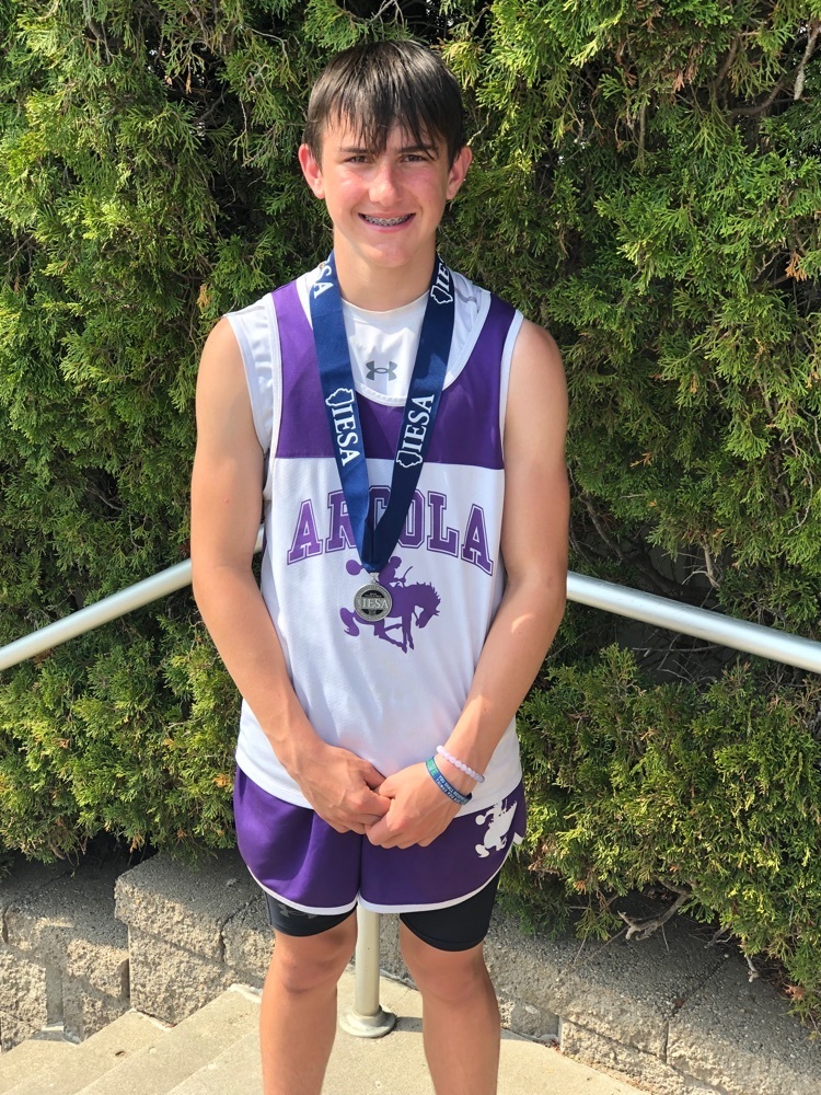 arcolaJRSR's tweet photo. Congratulations to Brody Phillips! He finished in second place in the 7th Grade High Jump at the IESA State Track Meet. https://t.co/AtqUiqkpOX