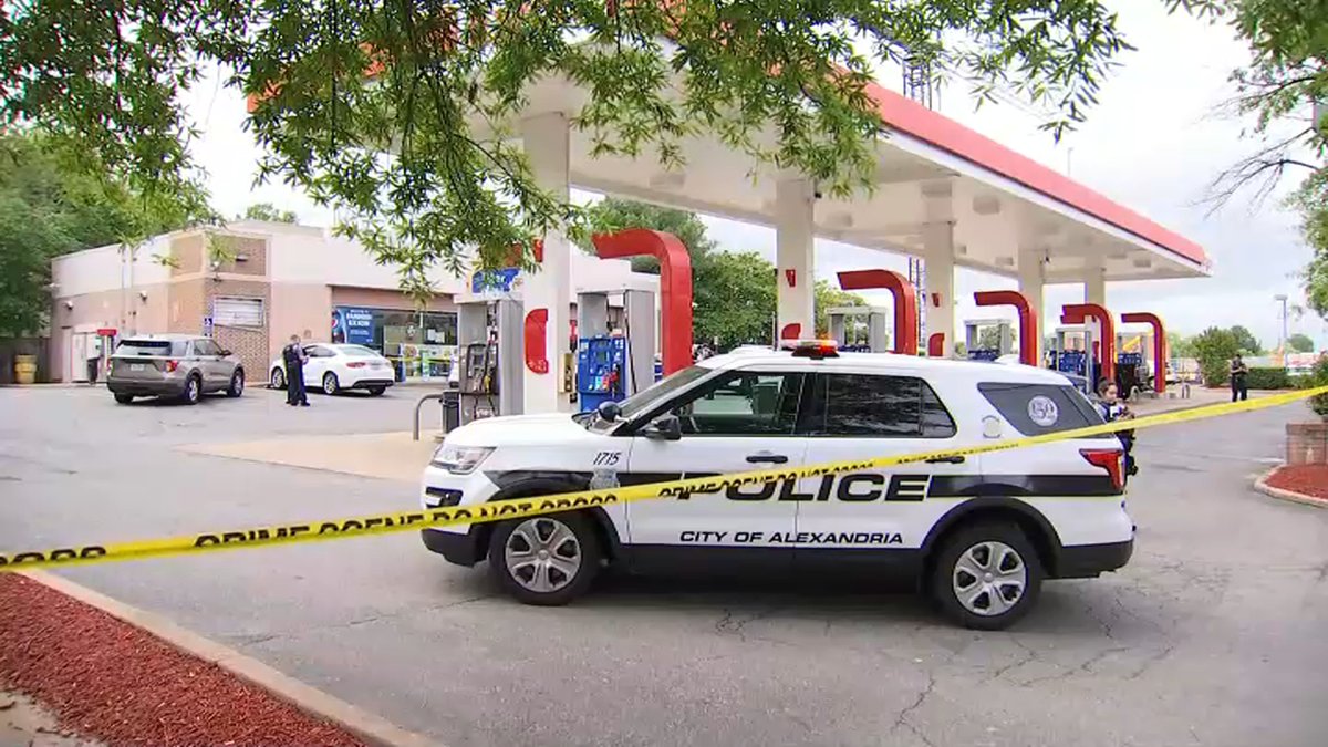#BREAKING: Alexandria Police say a carjacking victim shot two alleged carjackers at the Exxon gas station in the 2300 block of Richmond Hwy around 3pm. One is dead, the other is injured. <a href="/JulieCareyNBC/">Julie Carey</a> and <a href="/waltermorris/">Walter Morris</a> heading to the scene <a href="/nbcwashington/">NBC4 Washington</a>