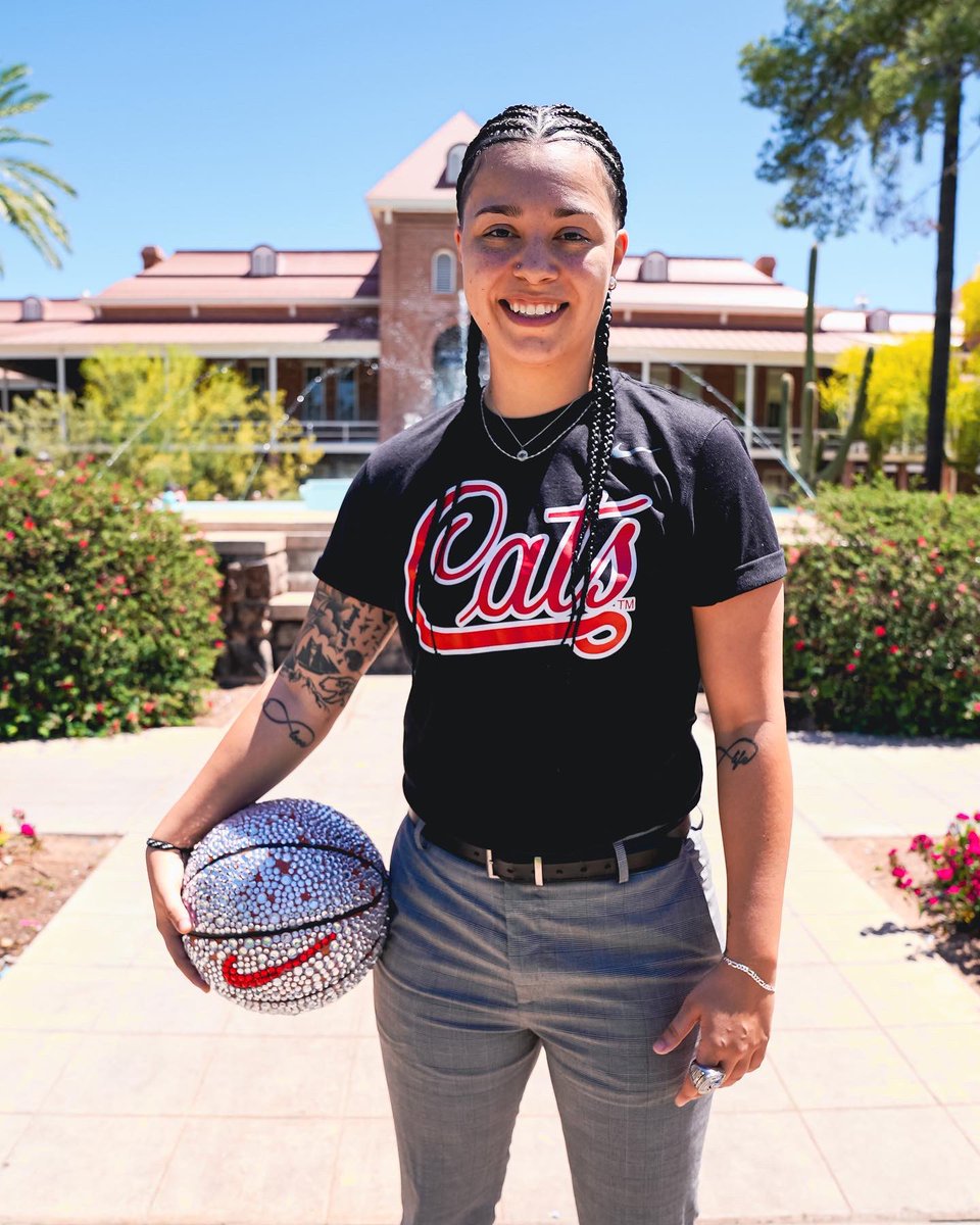 ArizonaWBB's tweet photo. Congratulations to our Graduate Assistant, Sierra Bone, on earning her Masters of Education! Thank you for all of your hard work and dedication to our program! We look forward to your next chapter! Bear Down and Go Cats! 

#MadeForIt  x  #LeaveALegacy https://t.co/OHLU1P89oQ