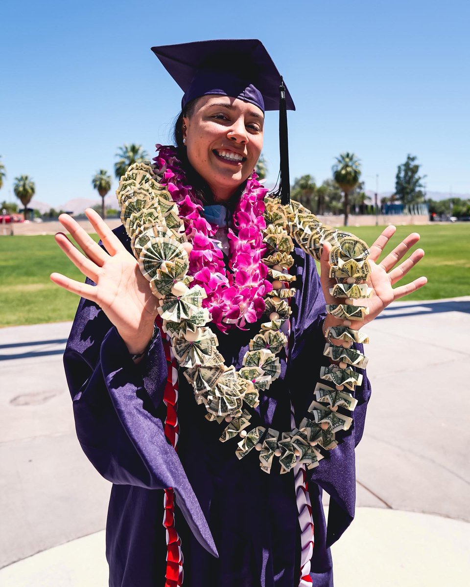 ArizonaWBB's tweet photo. Congratulations to our Graduate Assistant, Sierra Bone, on earning her Masters of Education! Thank you for all of your hard work and dedication to our program! We look forward to your next chapter! Bear Down and Go Cats! 

#MadeForIt  x  #LeaveALegacy https://t.co/OHLU1P89oQ