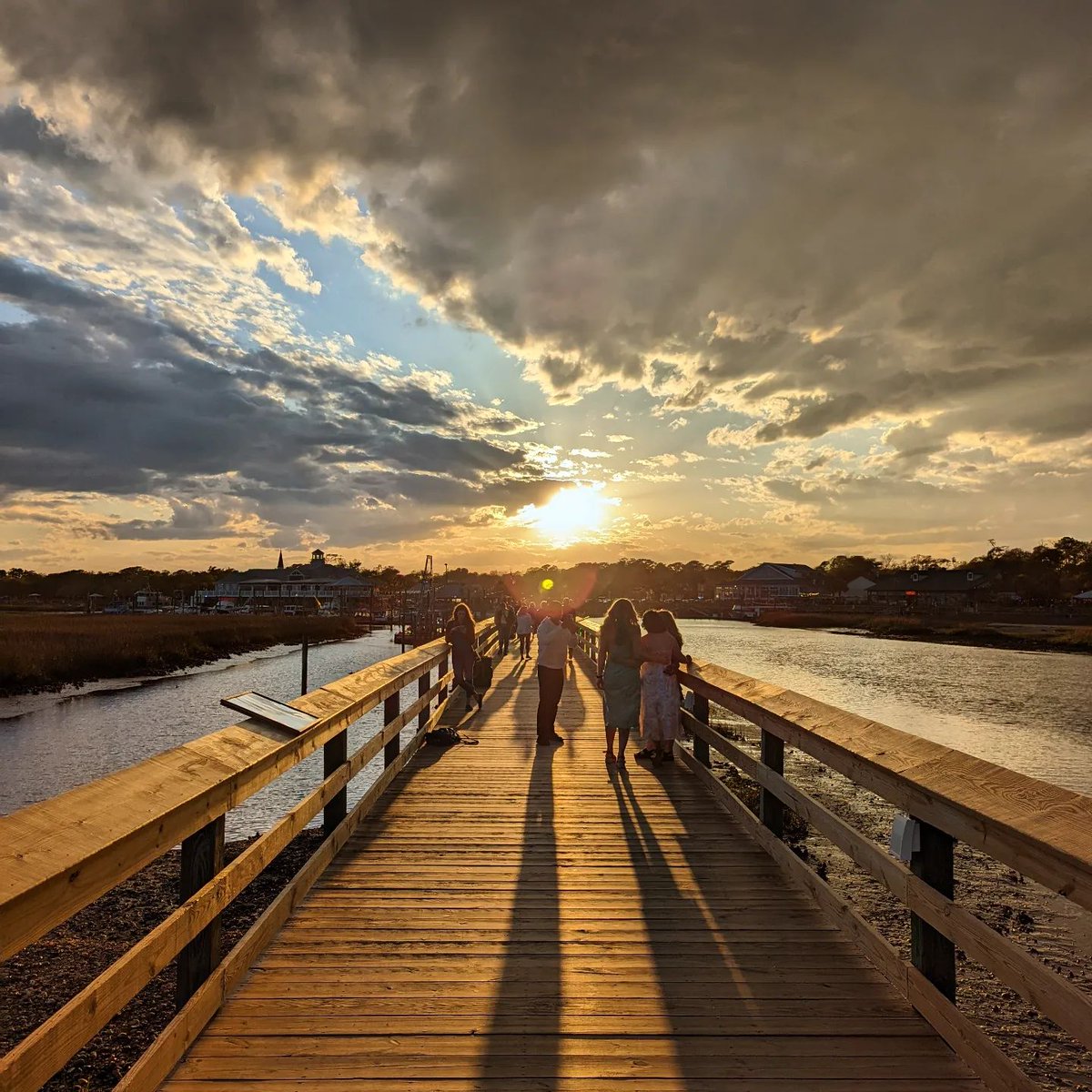 MyMyrtleBeach's tweet photo. Sunsets on the MarshWalk can't be beat. 🌅 What's your favorite spot along our 60 miles to watch the sun set?
#sunset #myrtlebeach #marshwalk
📸 flight_risk_skoolie https://t.co/vQmSwJgH1Q