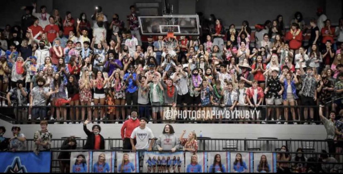 Another great year of Northside sports, and kicking <a href="/SouthsideStool/">Southside Barstool</a> ass. Thank you to everyone who supported our teams this year. #212