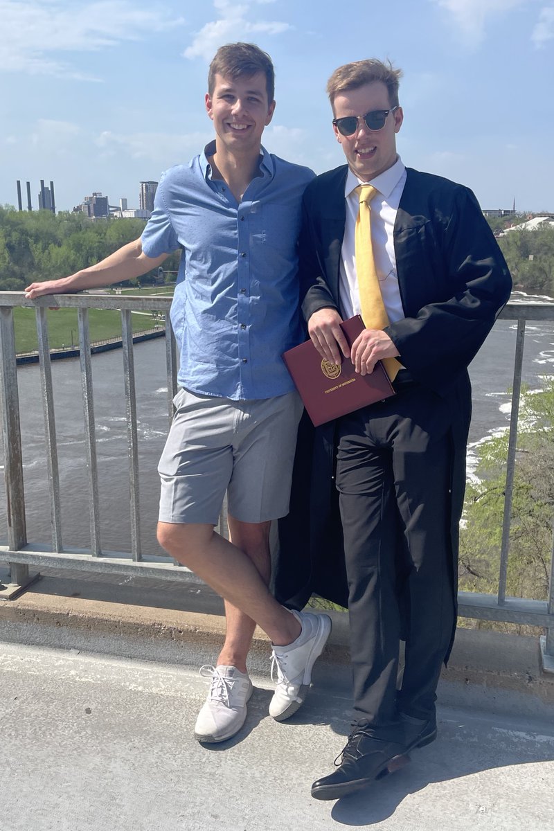 RyanRebernick's tweet photo. So proud to welcome my brother to the first gen college grad club. A true superstar. #2022GopherGrad https://t.co/qrxv3CPLaH