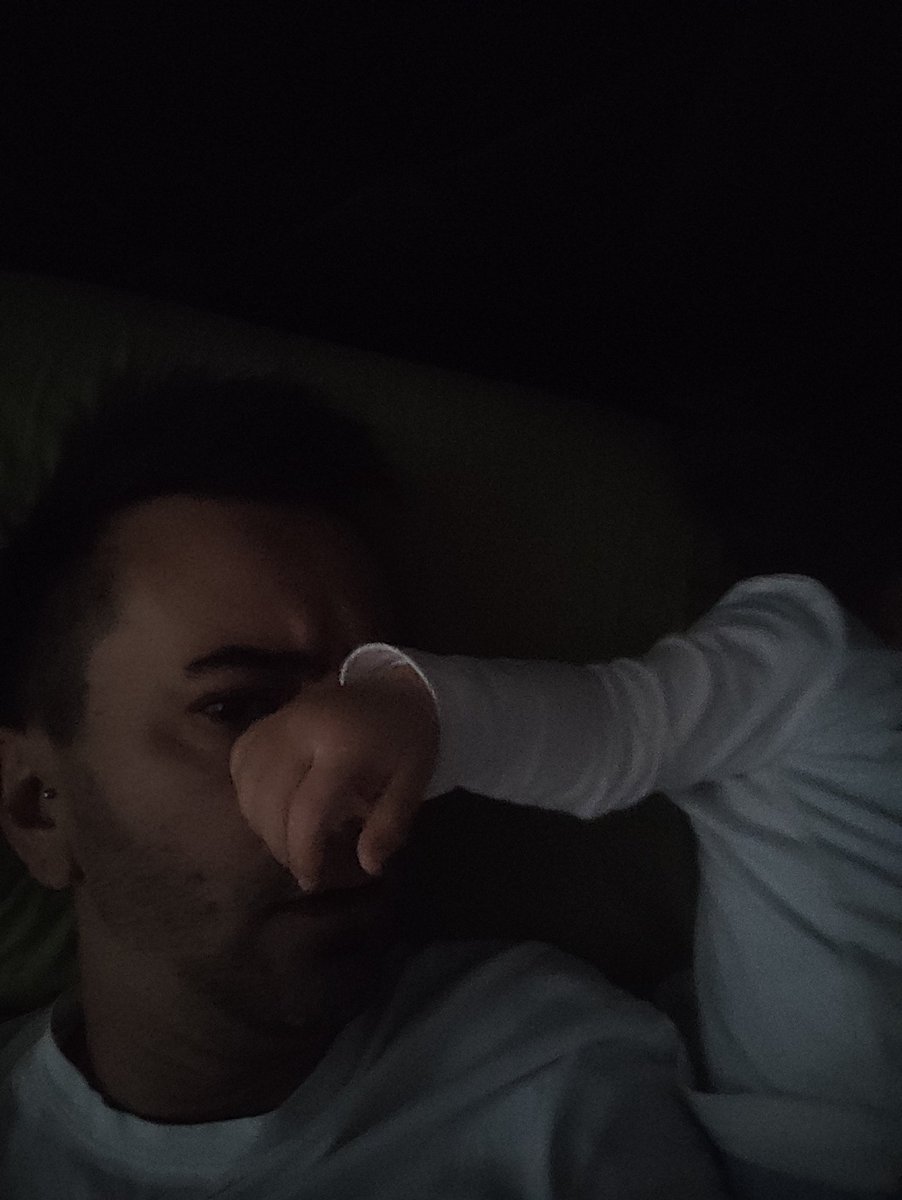 AbatiAl11's tweet photo. Dai che è venerdì 🤣🤣🤣🤣 https://t.co/N7bCftvMTQ