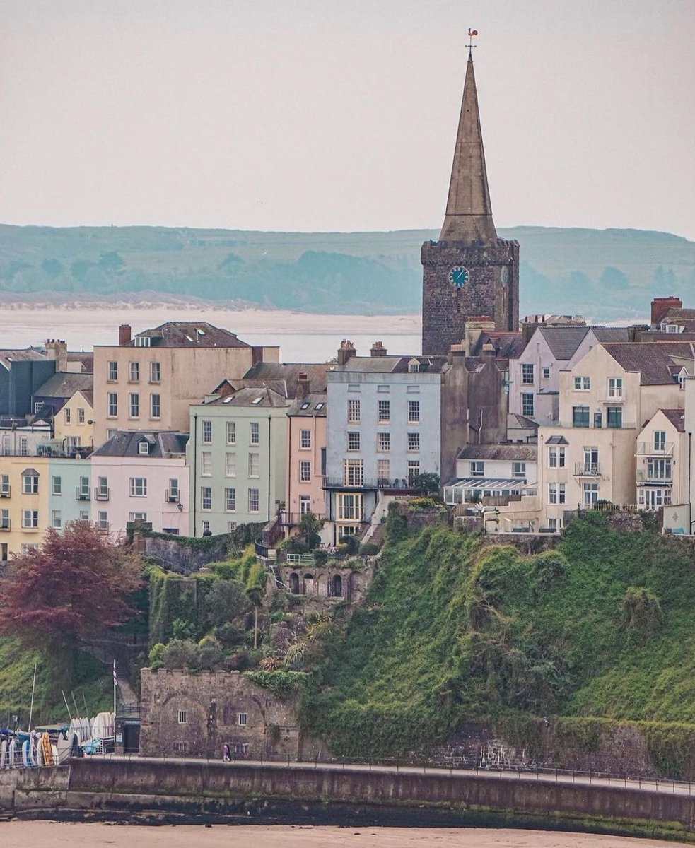 It’s all about those pastel colours here at Tenby ⚓️🤩

Photo by <a href="/theoceanaut/">TheOceanaut</a> 

#tenby #wales #cymru #uk #visitwales #welsh #england #southwales  #discovercymru #travel #beach #adventure #discoverwales #pembrokeshire  #pastel #colours #pastelbuildings