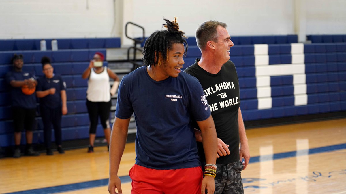 GovStitt's tweet photo. Earlier this year two Senate pages challenged me to visit their school for a basketball game.

So today, @sec_walters and I played a little two-on-two against James Reed and Fa’khri Carter at Star Spencer!

They pulled off the upset win, but we had a great time! https://t.co/eSfmrfHS3d